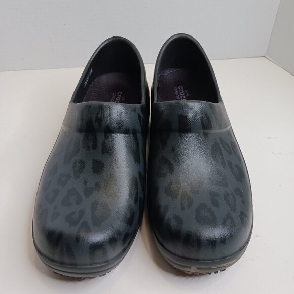 Crocs Women's Animal Print Clog size 8M - Picture 1 of 10